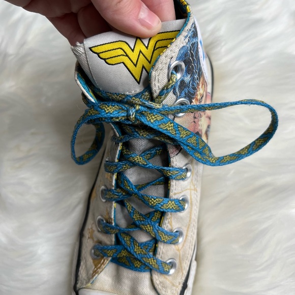 Wonder Woman High Top Converse - Picture 6 of 9